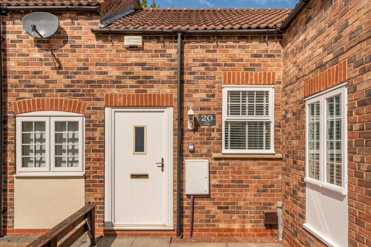 Pass The Keys Charming Cottage Near Clifton Moor York Exteriör bild